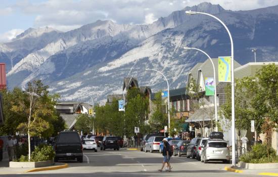 Explore Jasper & Lake Maligne Cruise