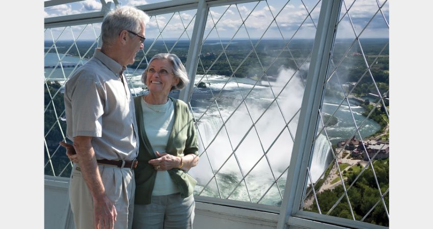 Niagara Falls - Skylon Tower - Ride to the Top with Dinner at the Revolving Room