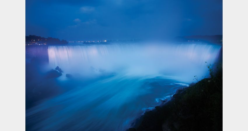 Niagara Falls - Skylon Tower - Ride to the Top with Lunch at the Revolving Room