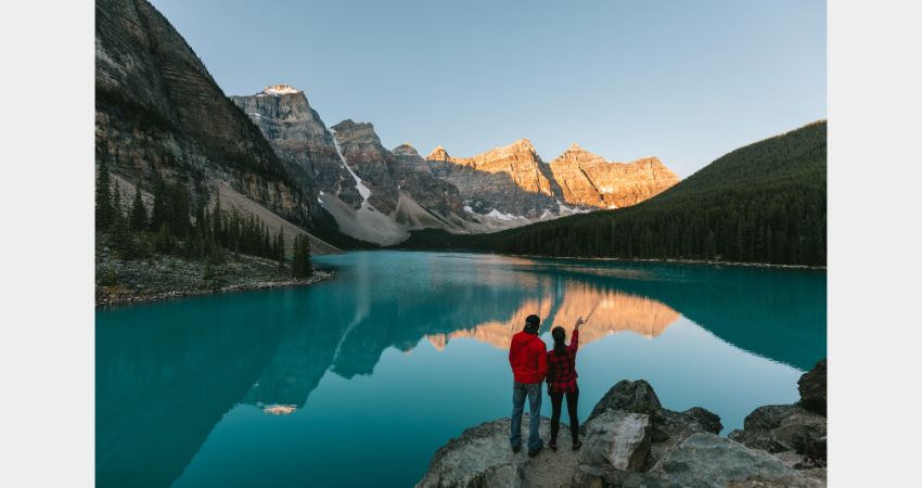 Deluxe Lake Louise & Moraine Lake Tour