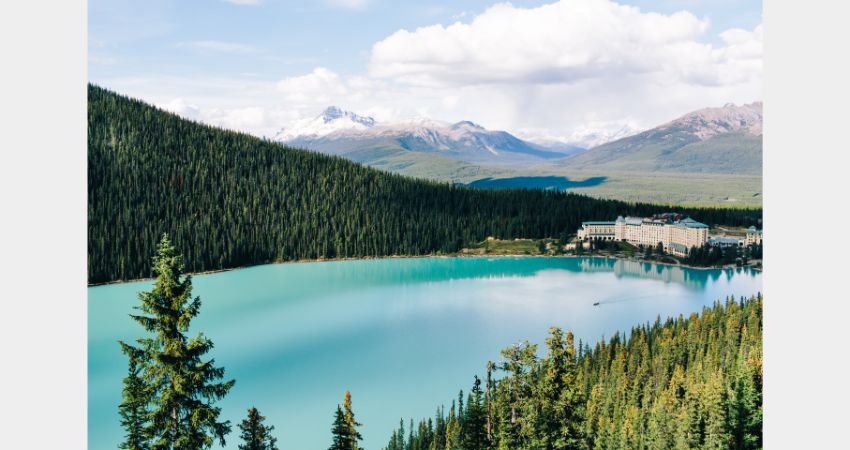 Deluxe Lake Louise & Moraine Lake Tour