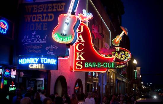 Nashville's Honky Tonk Sightseeing Pub Crawl