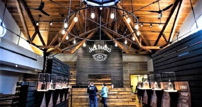 Nashville to Jack Daniel's Distillery Bus Tour with Whiskey Tastings