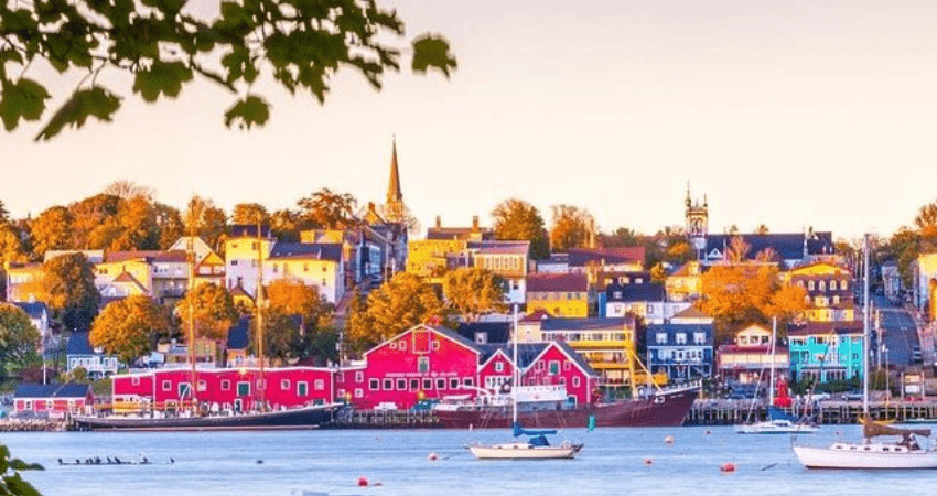 Peggy’s Cove, Mahone Bay & Lunenburg Tour