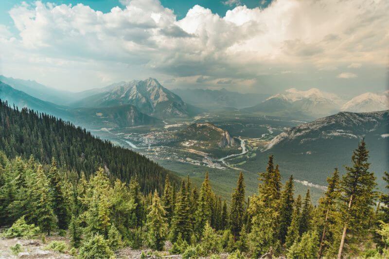 Banff Opulence Awaits: Luxury Tour Experience