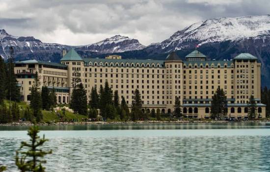 Ultimate Luxury Lake Louise Escape: Adventure Awaits in the Rockies