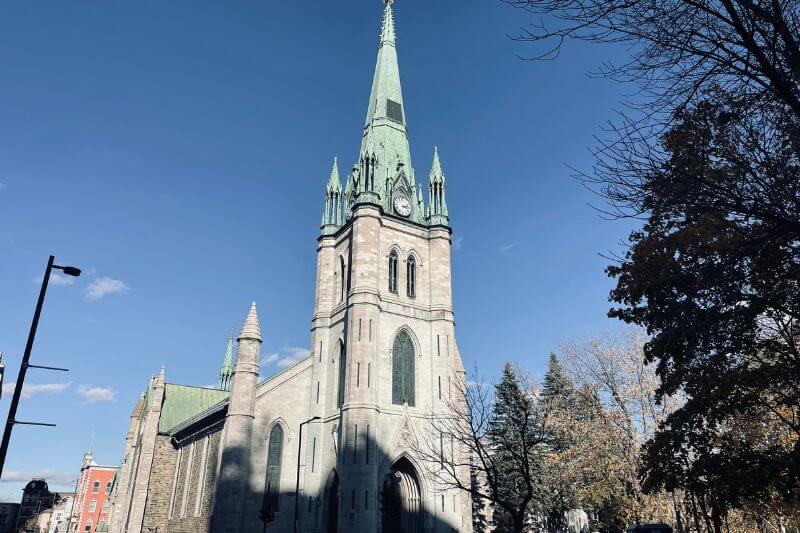 Unveil Luxury: Exclusive Montreal & Quebec City Escape