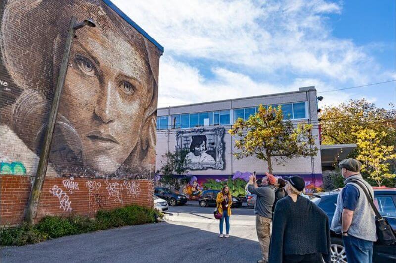Montreal – All About Murals Walking Tour