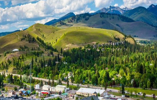 Glacier National Park Adventure Tours: Alpine Wonders Await!