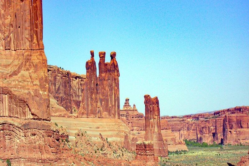 Sin City to Starlit Canyons: Ultimate Vegas Escape