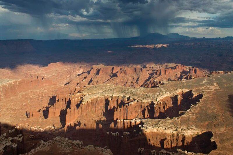 Sin City to Starlit Canyons: Ultimate Vegas Escape