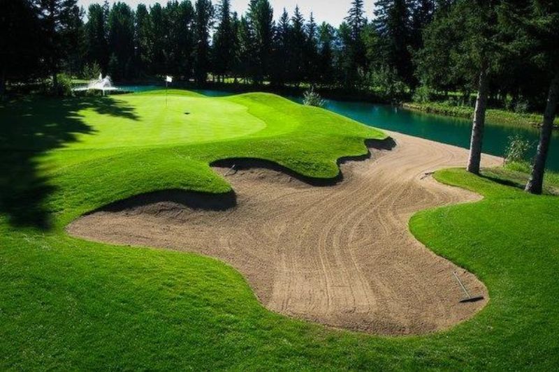 Hit the Links on the Fairways of Canmore & Banff: A Luxurious Golf Getaway!