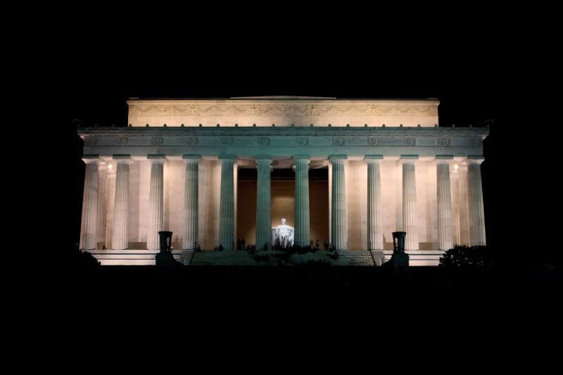 Uncover DC's Magic: Exciting Tour and Boat Ride