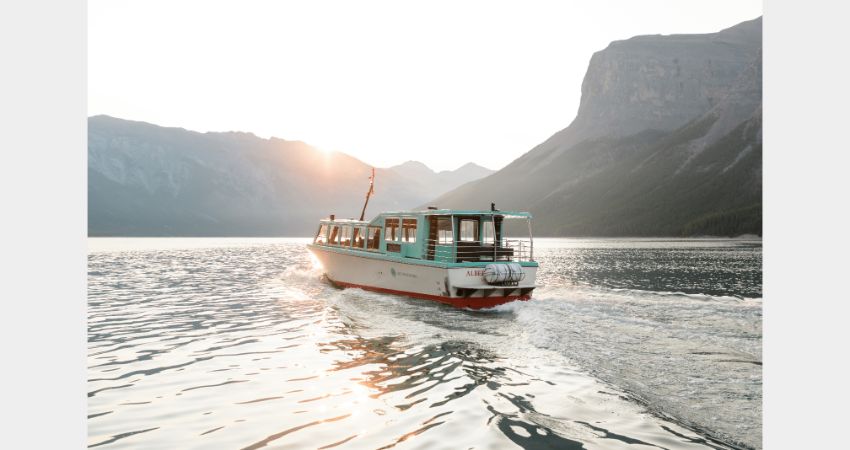 Banff - Lake Minnewanka Cruise