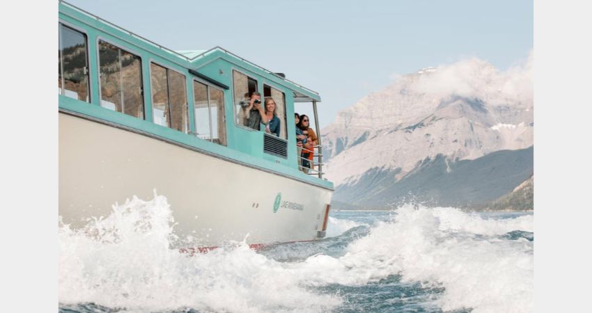 Banff - Lake Minnewanka Cruise